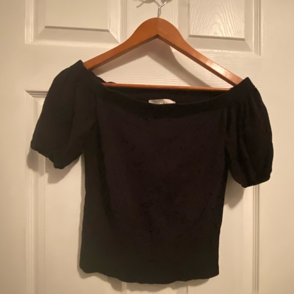 XS LOFT off shoulder short sleeved top